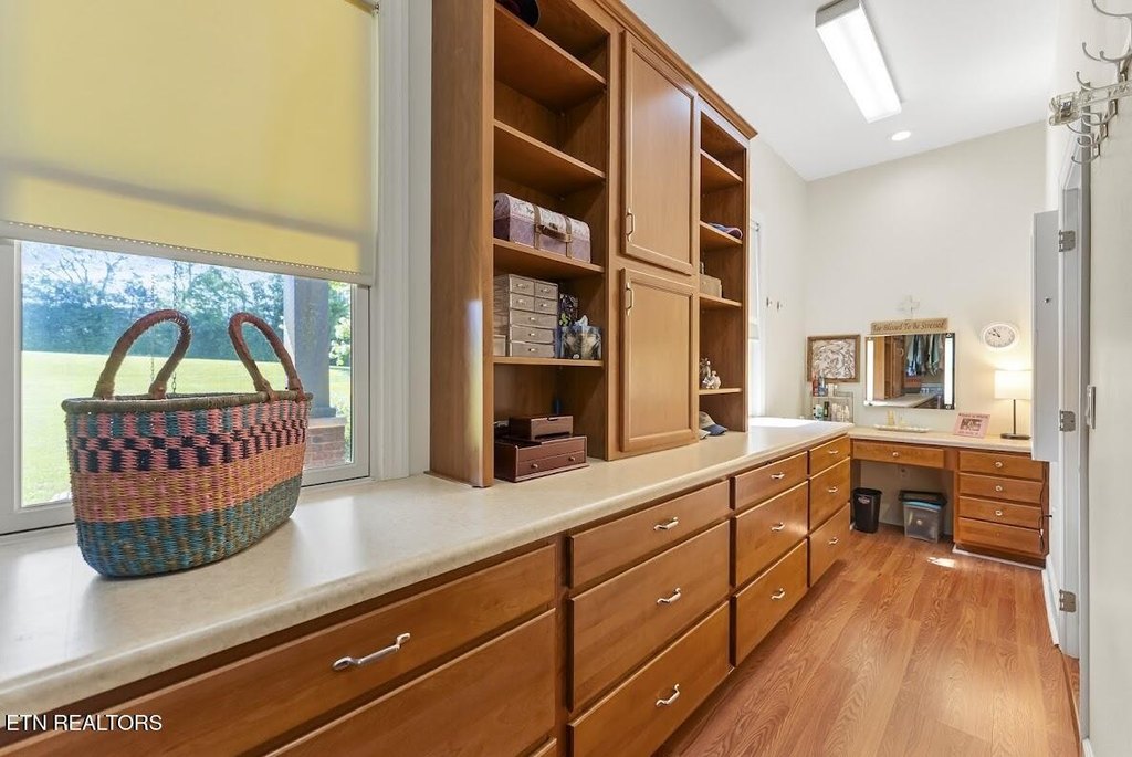 Pikeville, Tennessee, 37367, United States, 4 Bedrooms Bedrooms, ,3.5 BathroomsBathrooms,Residential,Forsale,1886011