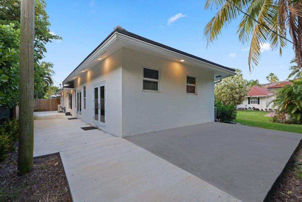 Highland Beach, Florida, 33487, United States, 3 Bedrooms Bedrooms, ,3 BathroomsBathrooms,Residential,Forsale,1996318