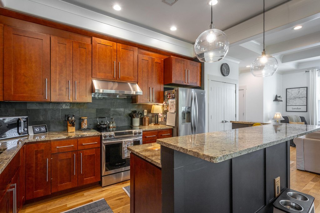 Chattanooga, Tennessee, 37405, United States, 4 Bedrooms Bedrooms, ,3.5 BathroomsBathrooms,Residential,Forsale,1995329