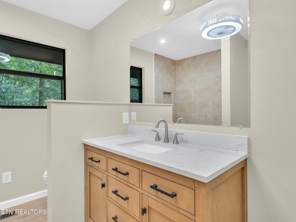 Crossville, Tennessee, 38572, United States, 3 Bedrooms Bedrooms, ,3 BathroomsBathrooms,Residential,Forsale,1959680