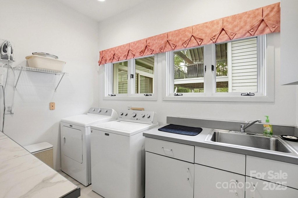 Lake Wylie, South Carolina, 29710, United States, 4 Bedrooms Bedrooms, ,4.5 BathroomsBathrooms,Residential,Forsale,2004559