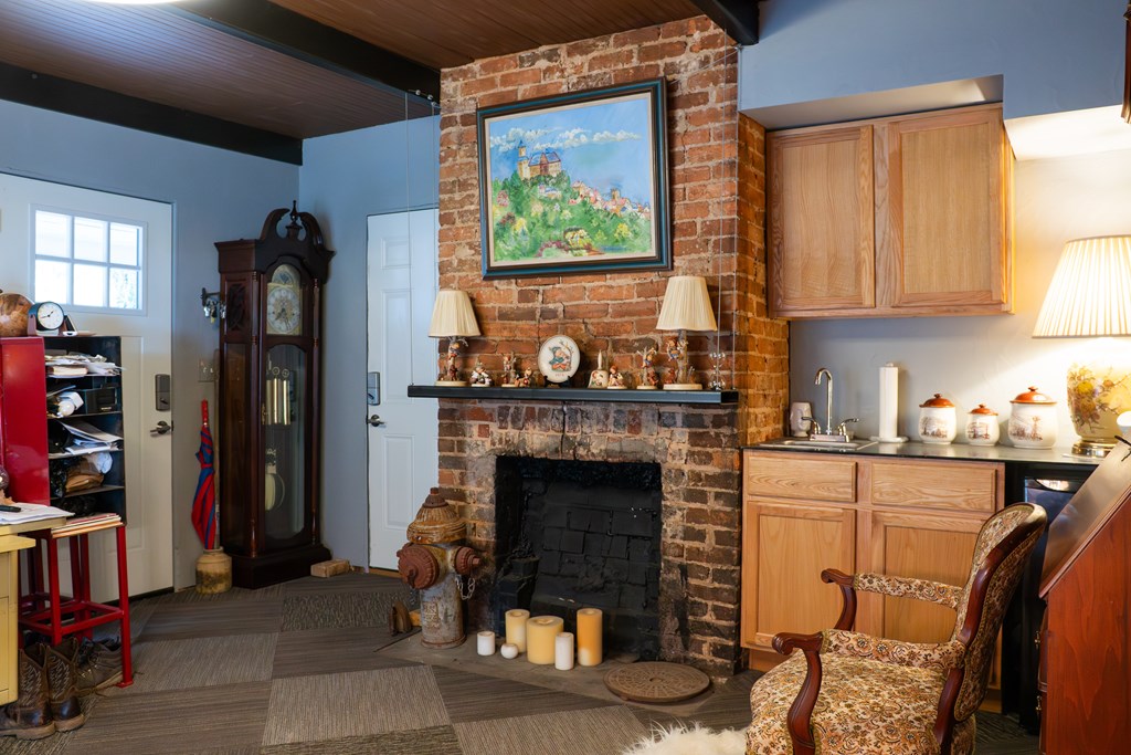 Doyle, Tennessee, 38559, United States, 3 Bedrooms Bedrooms, ,3 BathroomsBathrooms,Residential,Forsale,1996606