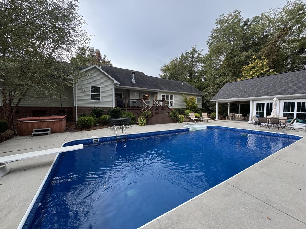 Trenton, Georgia, 30752, United States, 4 Bedrooms Bedrooms, ,3 BathroomsBathrooms,Residential,Forsale,2004698