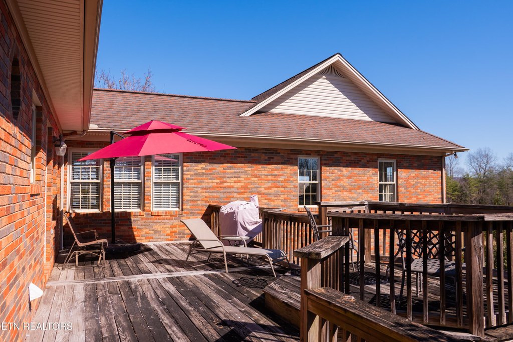 Sparta, Tennessee, 38583, United States, 6 Bedrooms Bedrooms, ,3 BathroomsBathrooms,Residential,Forsale,1885999