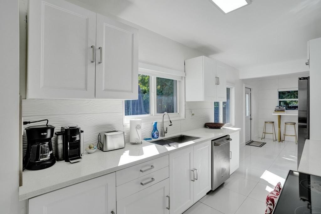 Miami, Florida, 33161, United States, 4 Bedrooms Bedrooms, ,3 BathroomsBathrooms,Residential,Forsale,1994092