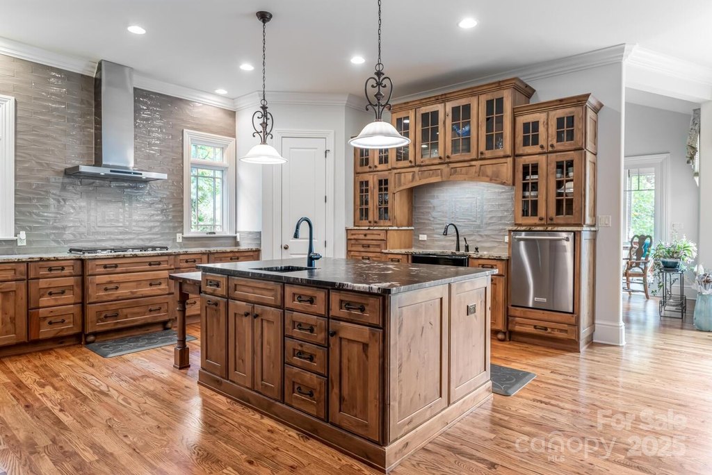 Flat Rock, North Carolina, 28731, United States, 3 Bedrooms Bedrooms, ,3.5 BathroomsBathrooms,Residential,Forsale,1985992