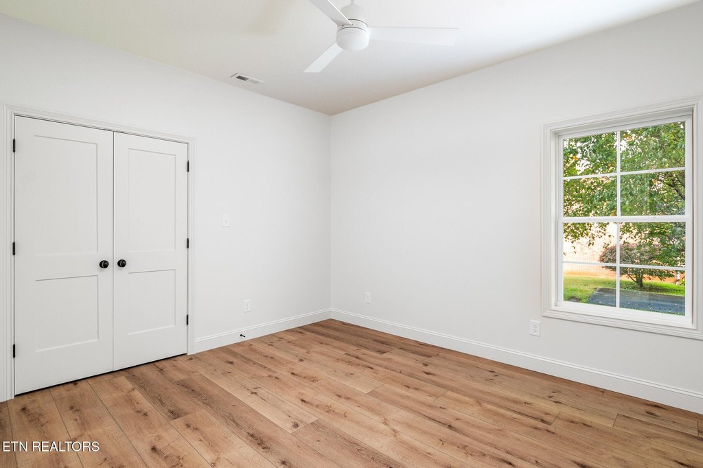 Clinton, Tennessee, 37716, United States, 3 Bedrooms Bedrooms, ,2 BathroomsBathrooms,Residential,Forsale,1999453