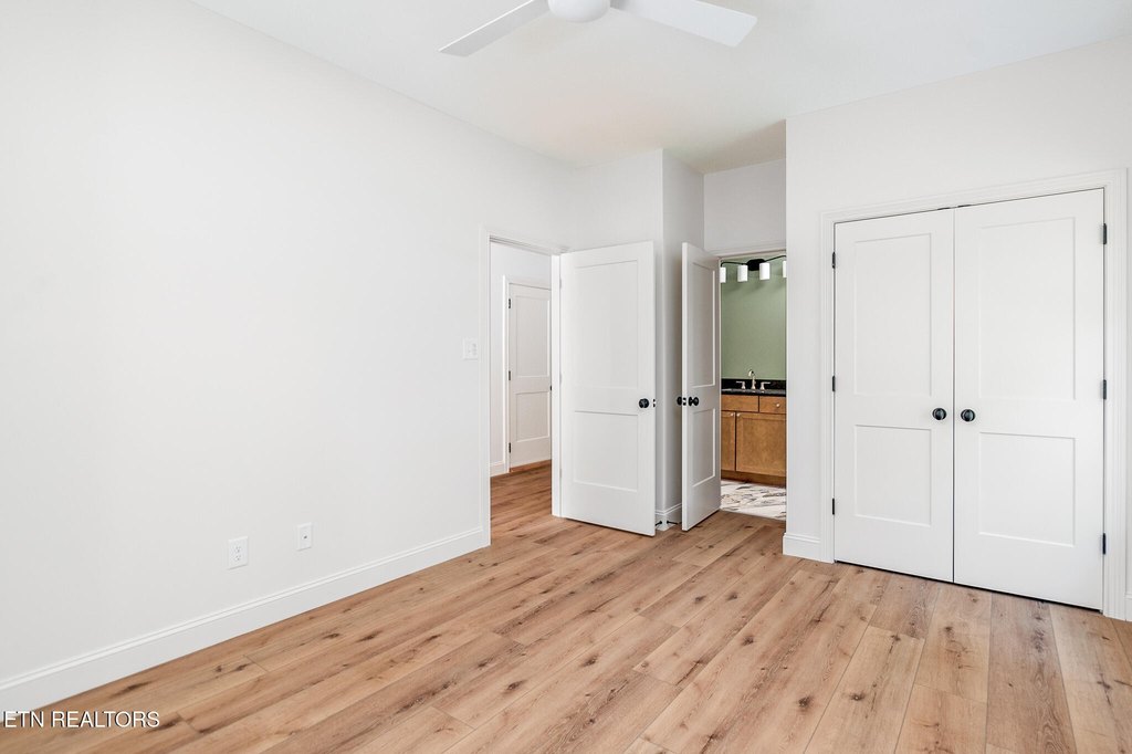 Clinton, Tennessee, 37716, United States, 3 Bedrooms Bedrooms, ,2 BathroomsBathrooms,Residential,Forsale,1999453