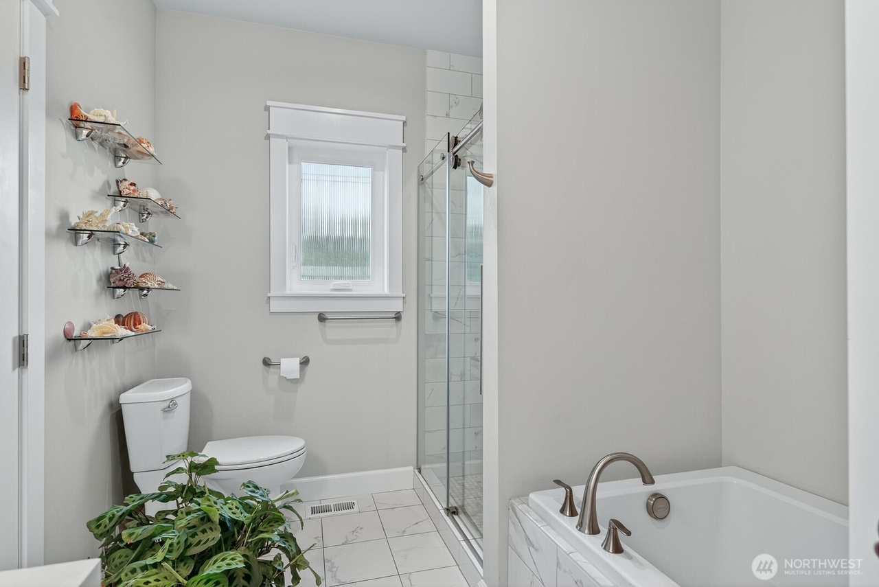 Anacortes, Washington, 98221, United States, 3 Bedrooms Bedrooms, ,2 BathroomsBathrooms,Residential,Forsale,1990713