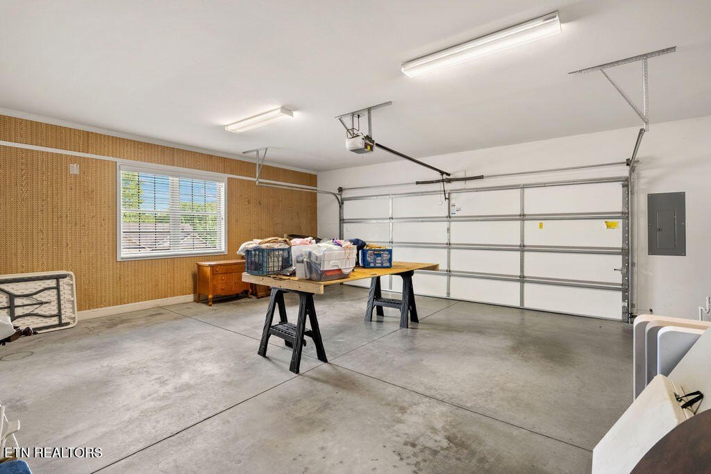 Loudon, Tennessee, 37774, United States, 3 Bedrooms Bedrooms, ,3 BathroomsBathrooms,Residential,Forsale,1893719