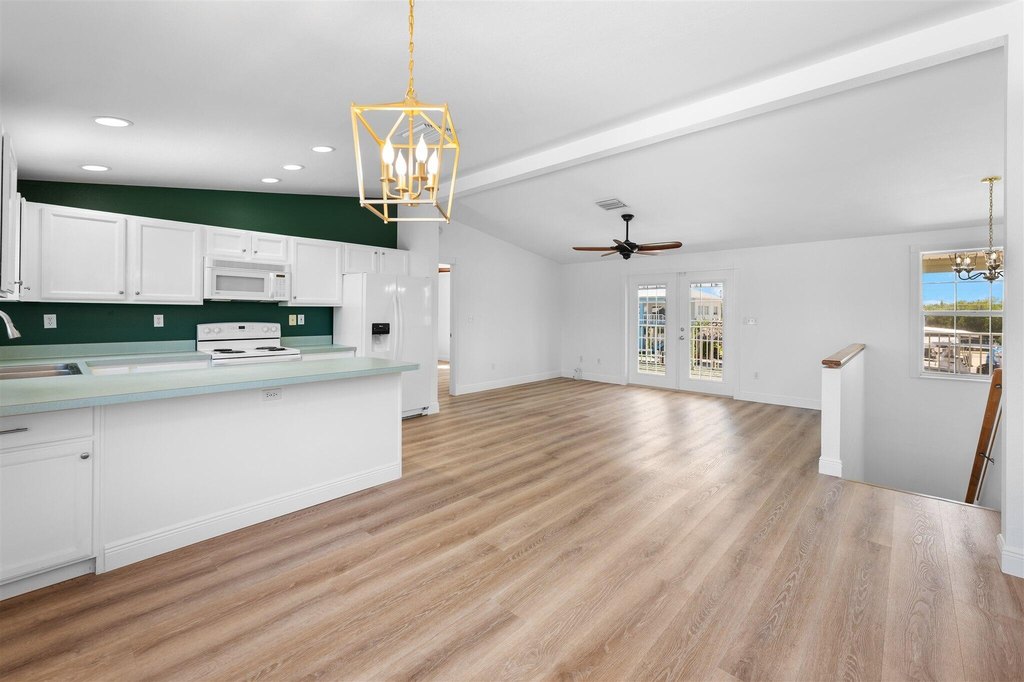 MARATHON, Florida, 33050, United States, 3 Bedrooms Bedrooms, ,2 BathroomsBathrooms,Residential,Forsale,2004343