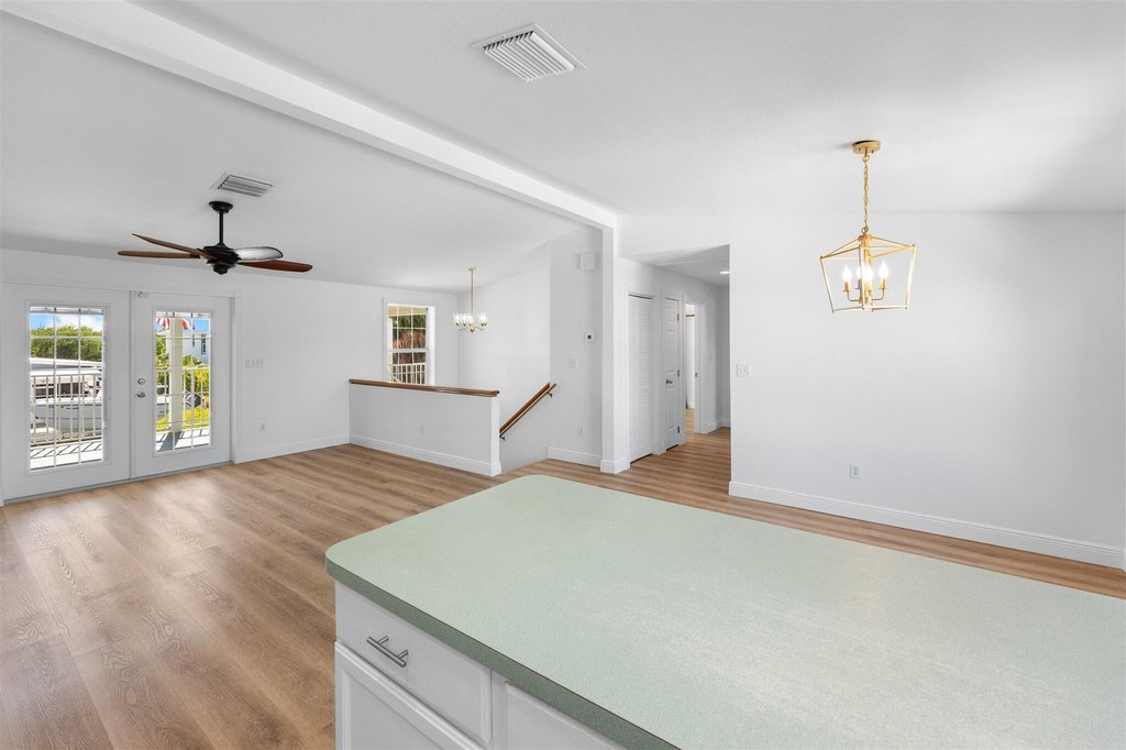 MARATHON, Florida, 33050, United States, 3 Bedrooms Bedrooms, ,2 BathroomsBathrooms,Residential,Forsale,2004343