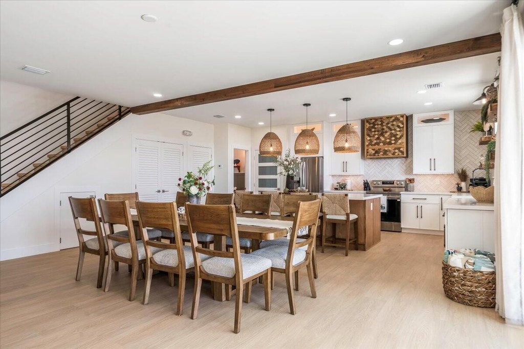 MARATHON, Florida, 33050, United States, 6 Bedrooms Bedrooms, ,6.5 BathroomsBathrooms,Residential,Forsale,2004345