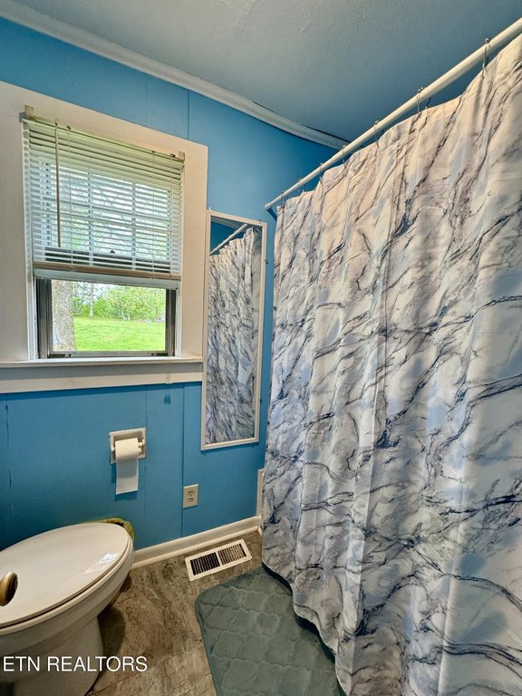 Crossville, Tennessee, 38571, United States, 4 Bedrooms Bedrooms, ,2 BathroomsBathrooms,Residential,Forsale,1996591