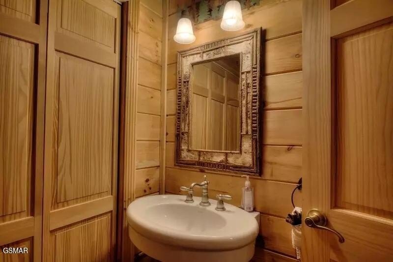 Sevierville, Tennessee, 37862, United States, 3 Bedrooms Bedrooms, ,2 BathroomsBathrooms,Residential,Forsale,1999446