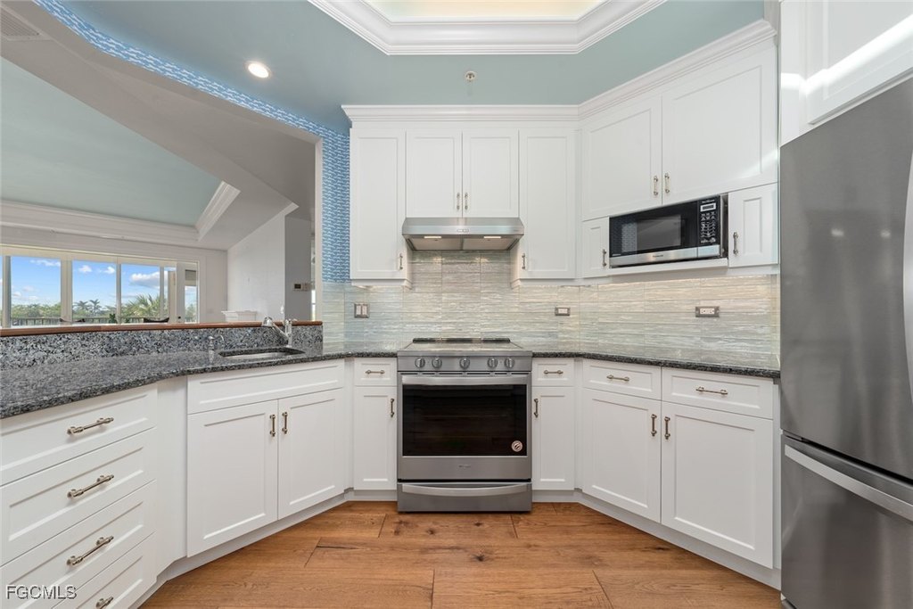 Sanibel, Florida, 33957, United States, 3 Bedrooms Bedrooms, ,2.5 BathroomsBathrooms,Residential,Forsale,1998635