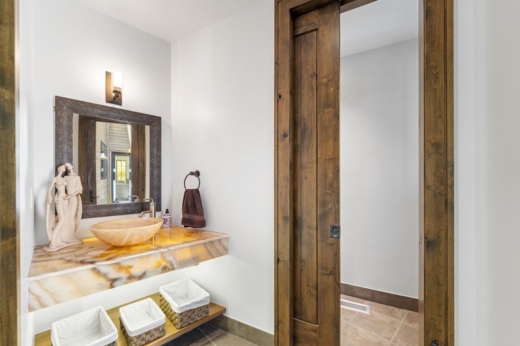 Donnelly, Idaho, 83615, United States, 3 Bedrooms Bedrooms, ,4 BathroomsBathrooms,Residential,Forsale,1996721