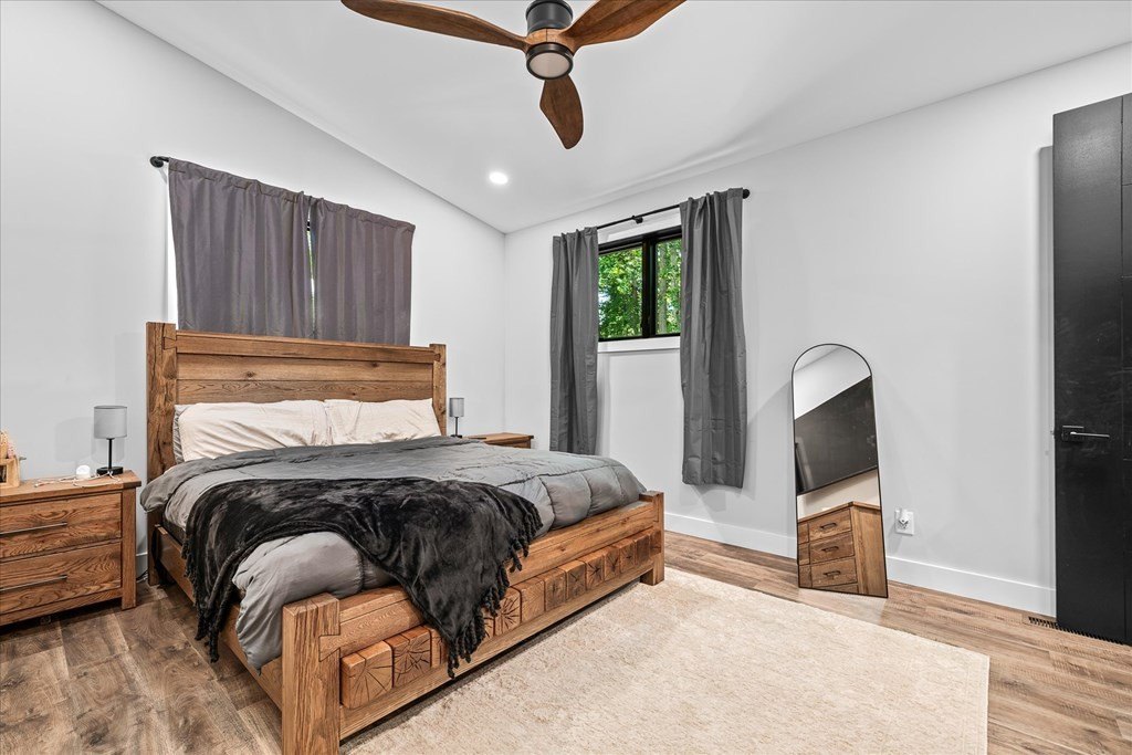 Byrdstown, Tennessee, 38549, United States, 3 Bedrooms Bedrooms, ,4 BathroomsBathrooms,Residential,Forsale,1929851