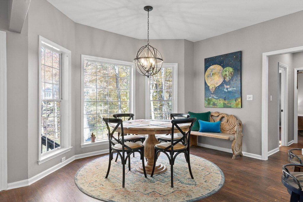 Signal Mountain, Tennessee, 37377, United States, 5 Bedrooms Bedrooms, ,3 BathroomsBathrooms,Residential,Forsale,2004663