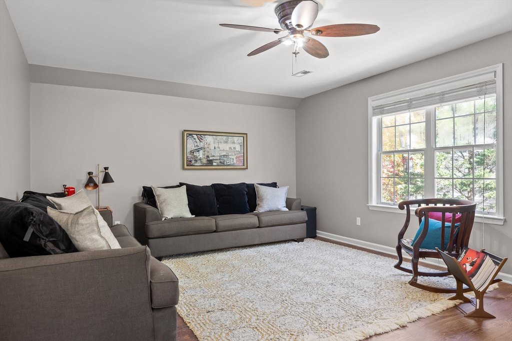 Signal Mountain, Tennessee, 37377, United States, 5 Bedrooms Bedrooms, ,3 BathroomsBathrooms,Residential,Forsale,2004663