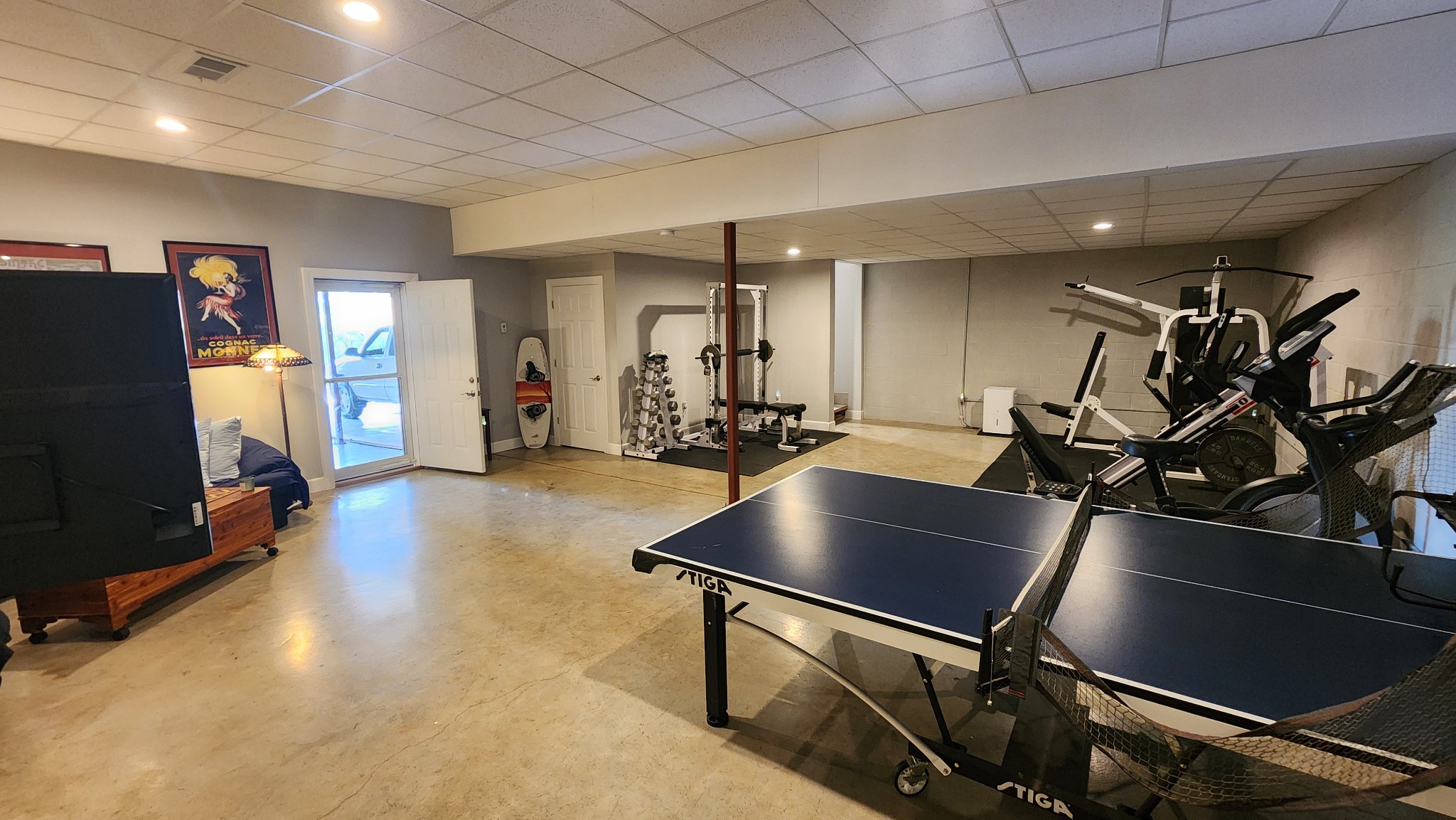 Lancaster, Tennessee, 38569, United States, 3 Bedrooms Bedrooms, ,2 BathroomsBathrooms,Residential,Forsale,1999476