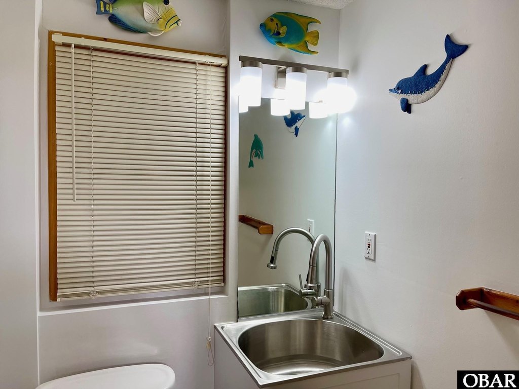 Corolla, North Carolina, 27927, United States, 5 Bedrooms Bedrooms, ,4.5 BathroomsBathrooms,Residential,Forsale,2004884