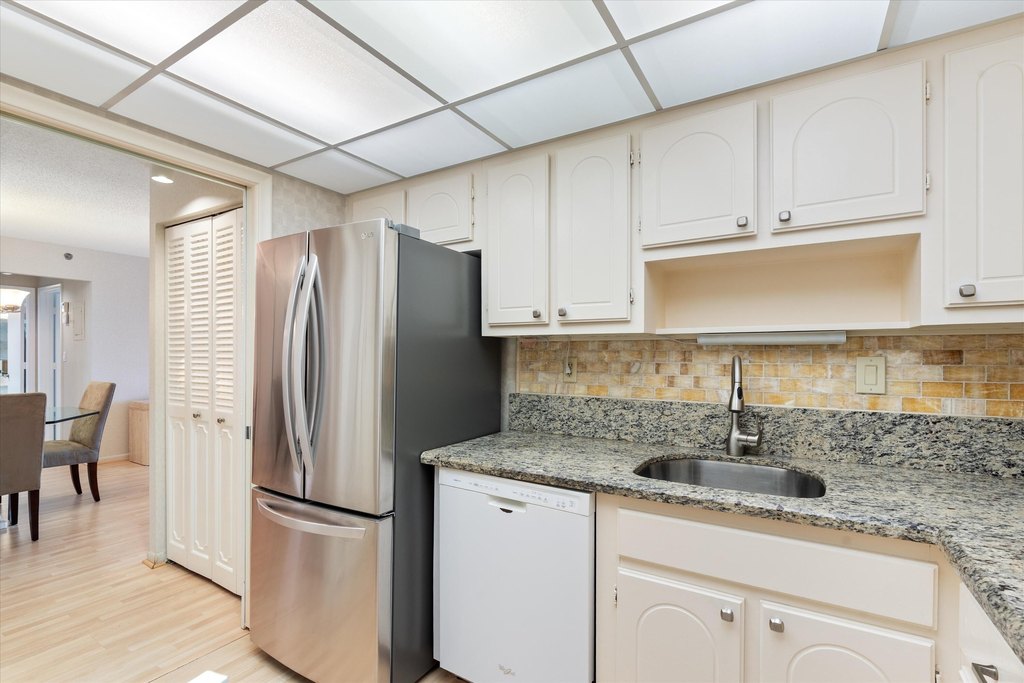 Highland Beach, Florida, 33487, United States, 2 Bedrooms Bedrooms, ,2 BathroomsBathrooms,Residential,Forsale,1996343