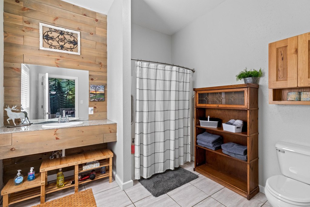 Russellville, Tennessee, 37860, United States, 5 Bedrooms Bedrooms, ,5.5 BathroomsBathrooms,Residential,Forsale,2002622