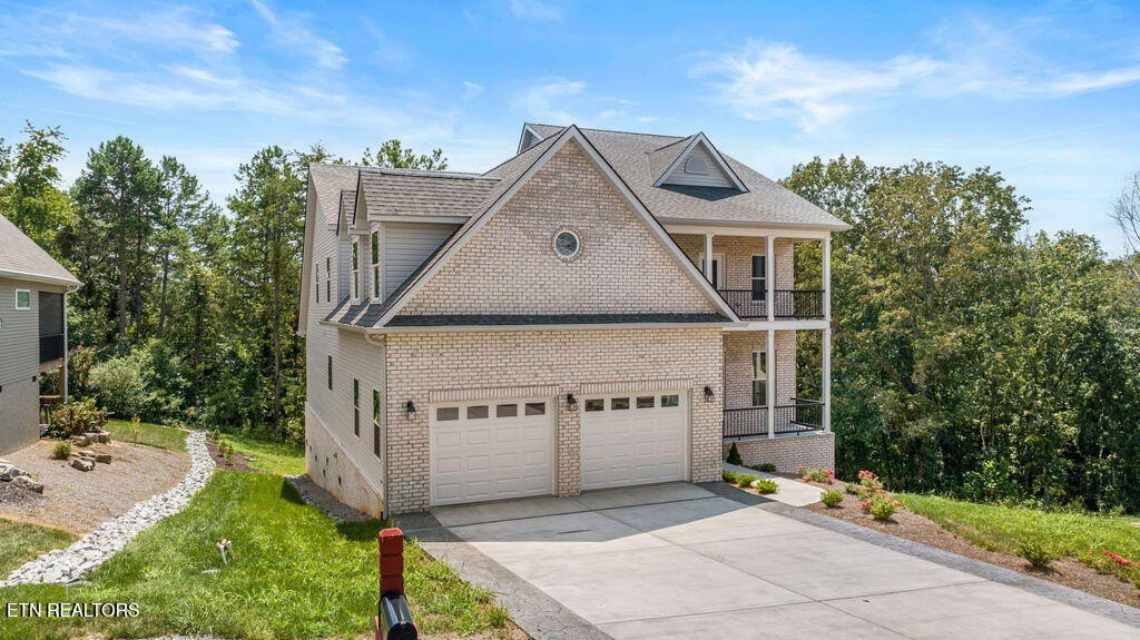 Loudon, Tennessee, 37774, United States, 4 Bedrooms Bedrooms, ,4.5 BathroomsBathrooms,Residential,Forsale,1942458