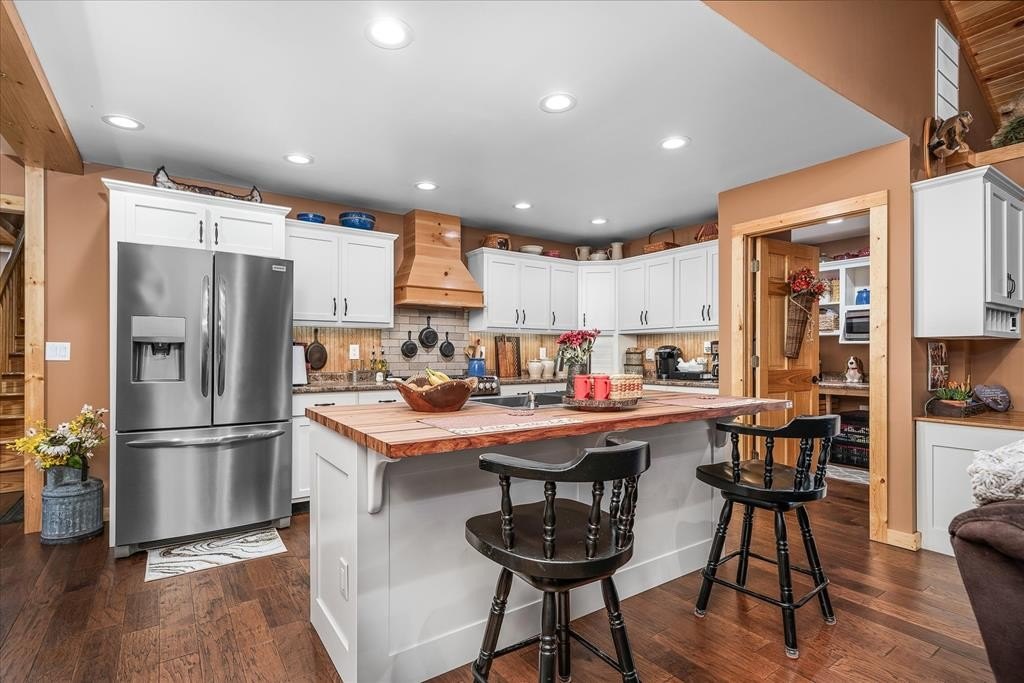 Celina, Tennessee, 38551, United States, 4 Bedrooms Bedrooms, ,2.5 BathroomsBathrooms,Residential,Forsale,1886012