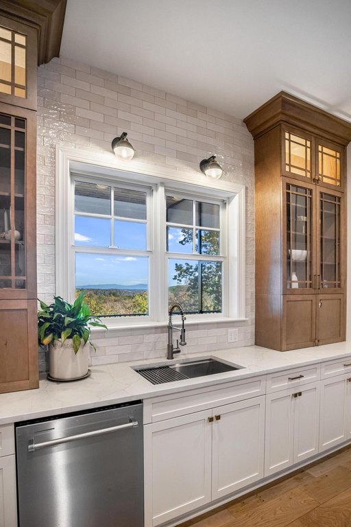 Ooltewah, Tennessee, 37363, United States, 5 Bedrooms Bedrooms, ,4.5 BathroomsBathrooms,Residential,Forsale,2009604