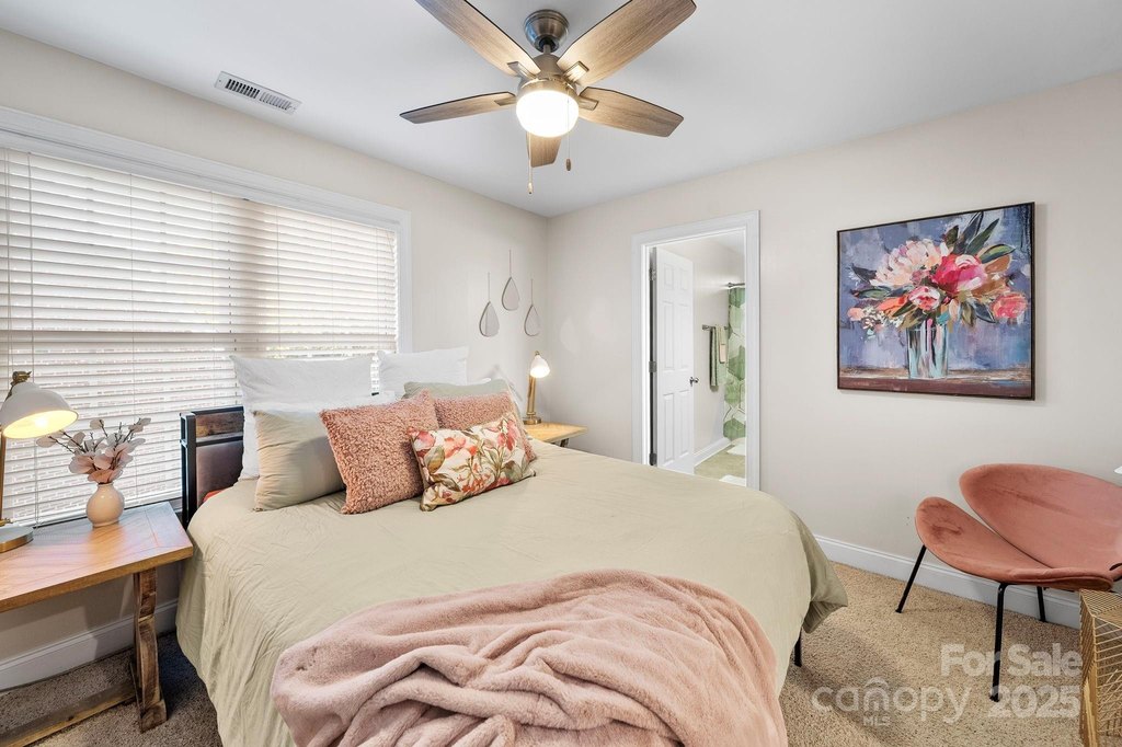 Cramerton, North Carolina, 28032, United States, 3 Bedrooms Bedrooms, ,3.5 BathroomsBathrooms,Residential,Forsale,2007724