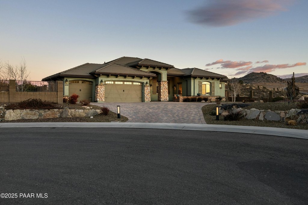 Prescott, Arizona, 86301, United States, 3 Bedrooms Bedrooms, ,5 BathroomsBathrooms,Residential,Forsale,2011280