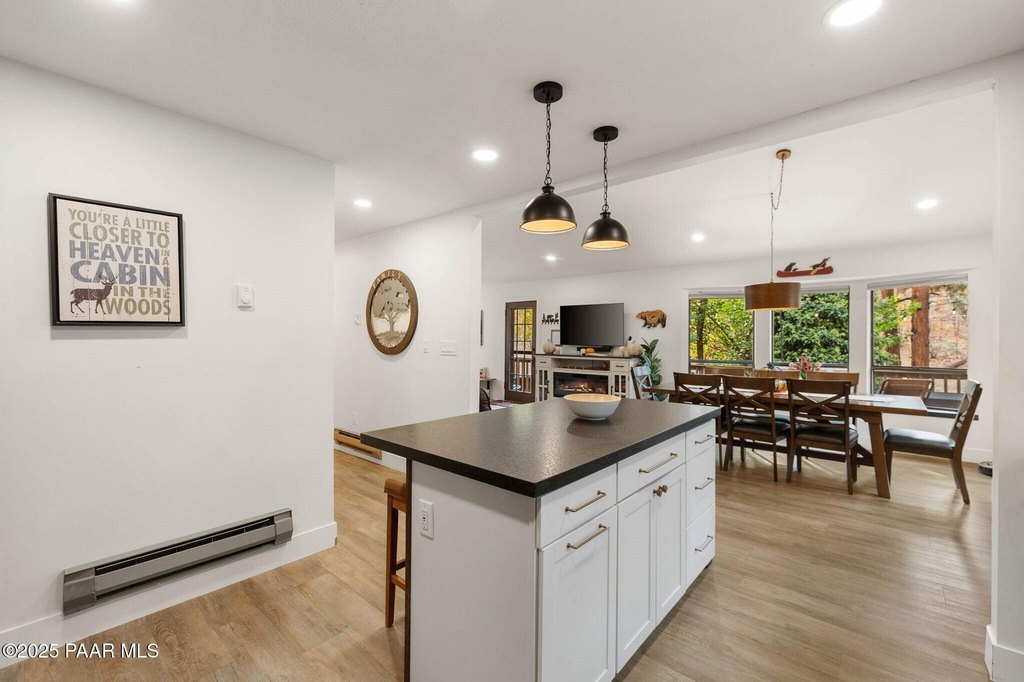 Prescott, Arizona, 86303, United States, 4 Bedrooms Bedrooms, ,3 BathroomsBathrooms,Residential,Forsale,1994048