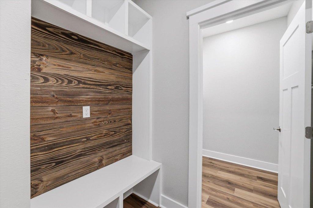 Tallahassee, Florida, 32312, United States, 5 Bedrooms Bedrooms, ,3.5 BathroomsBathrooms,Residential,Forsale,1995099