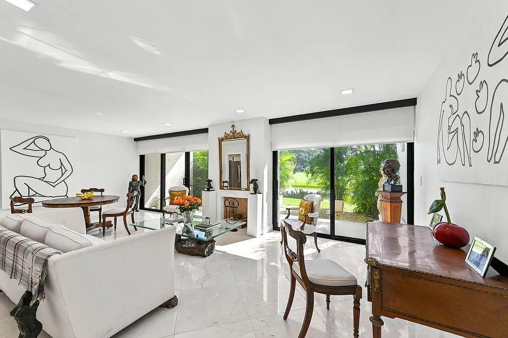 West Palm Beach, Florida, 33401, United States, 2 Bedrooms Bedrooms, ,2 BathroomsBathrooms,Residential,Forsale,1996363