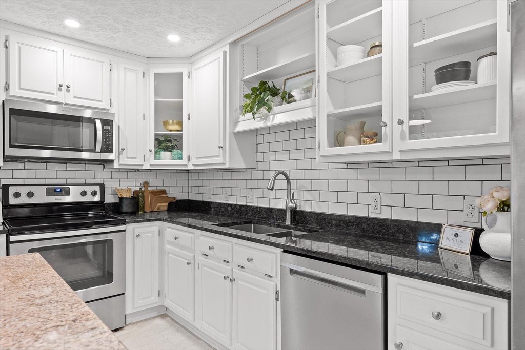 Signal Mountain, Tennessee, 37377, United States, 4 Bedrooms Bedrooms, ,4 BathroomsBathrooms,Residential,Forsale,1894388