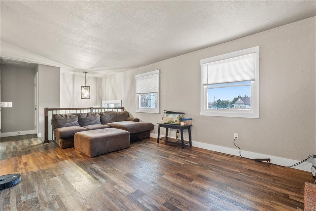 Billings, Montana, 59105, United States, 6 Bedrooms Bedrooms, ,4 BathroomsBathrooms,Residential,Forsale,2004458