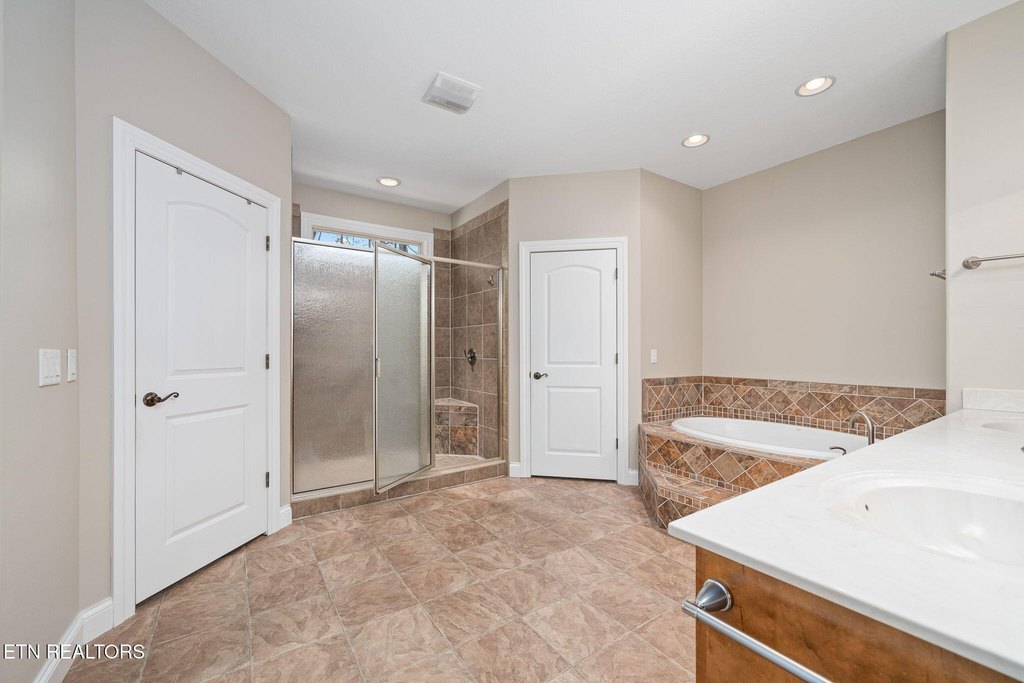 Fairfield Glade, Tennessee, 38558, United States, 3 Bedrooms Bedrooms, ,2 BathroomsBathrooms,Residential,Forsale,1996604