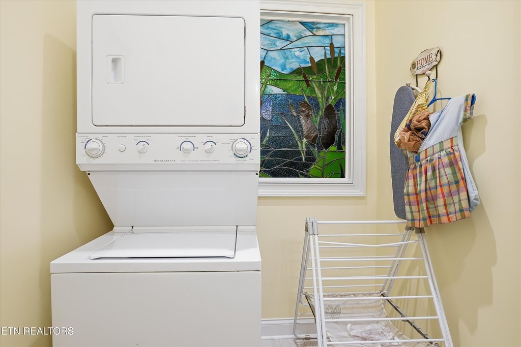 Maryville, Tennessee, 37803, United States, 2 Bedrooms Bedrooms, ,2.5 BathroomsBathrooms,Residential,Forsale,1999450