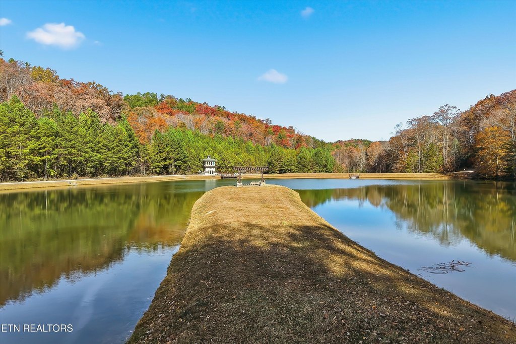 Maryville, Tennessee, 37803, United States, 2 Bedrooms Bedrooms, ,2.5 BathroomsBathrooms,Residential,Forsale,1999450