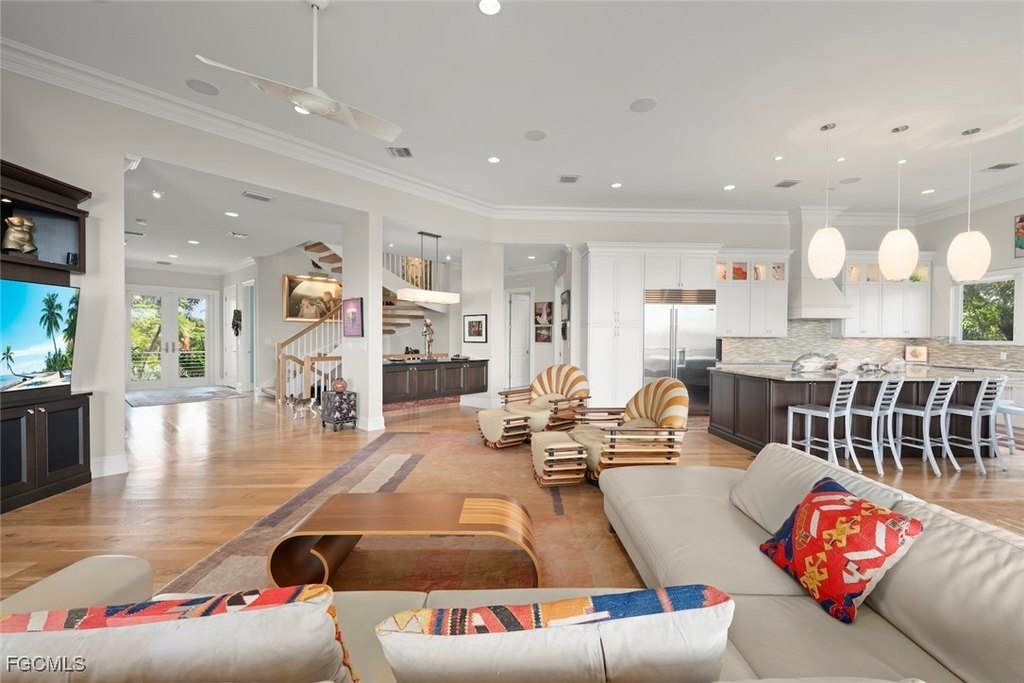 Sanibel, Florida, 33957, United States, 5 Bedrooms Bedrooms, ,4.5 BathroomsBathrooms,Residential,Forsale,1998638