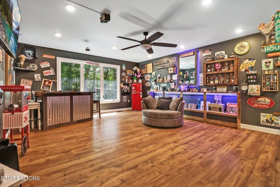 Jamestown, Tennessee, 38556, United States, 3 Bedrooms Bedrooms, ,2.5 BathroomsBathrooms,Residential,Forsale,1968510