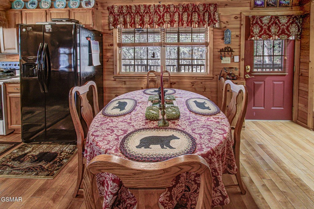 Gatlinburg, Tennessee, 37738, United States, 2 Bedrooms Bedrooms, ,2 BathroomsBathrooms,Residential,Forsale,1999455