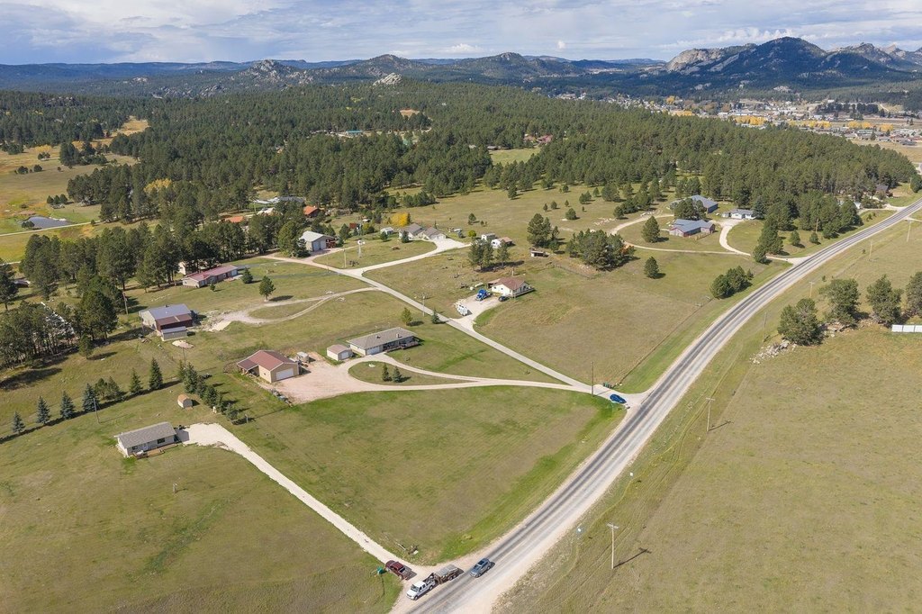 Custer, South Dakota, 57730, United States, 5 Bedrooms Bedrooms, ,2 BathroomsBathrooms,Residential,Forsale,2011080