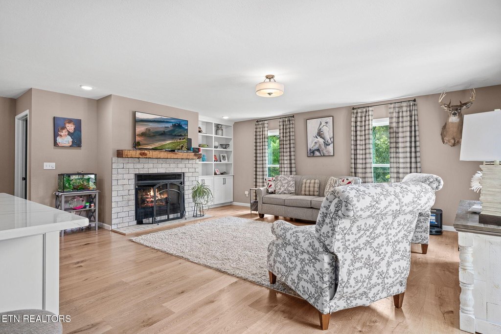 Crossville, Tennessee, 38572, United States, 3 Bedrooms Bedrooms, ,3.5 BathroomsBathrooms,Residential,Forsale,1996603