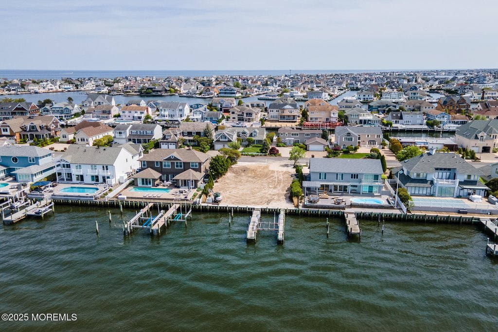 Mantoloking, New Jersey, 08738, United States, 5 Bedrooms Bedrooms, ,6 BathroomsBathrooms,Residential,Forsale,1884477