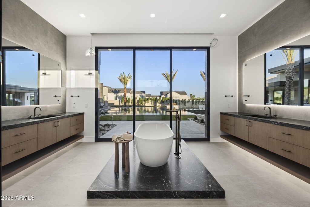 Scottsdale, Arizona, 85254, United States, 6 Bedrooms Bedrooms, ,6.5 BathroomsBathrooms,Residential,Forsale,2004934