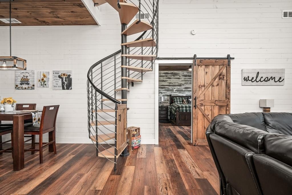 Monroe, Tennessee, 38573, United States, 3 Bedrooms Bedrooms, ,3.5 BathroomsBathrooms,Residential,Forsale,2010936