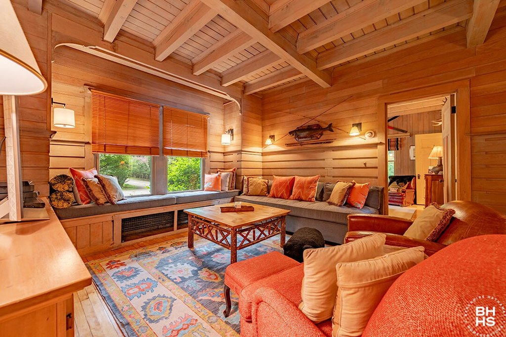 Lake Placid, New York, 12946, United States, 10 Bedrooms Bedrooms, ,7.5 BathroomsBathrooms,Residential,Forsale,1999413